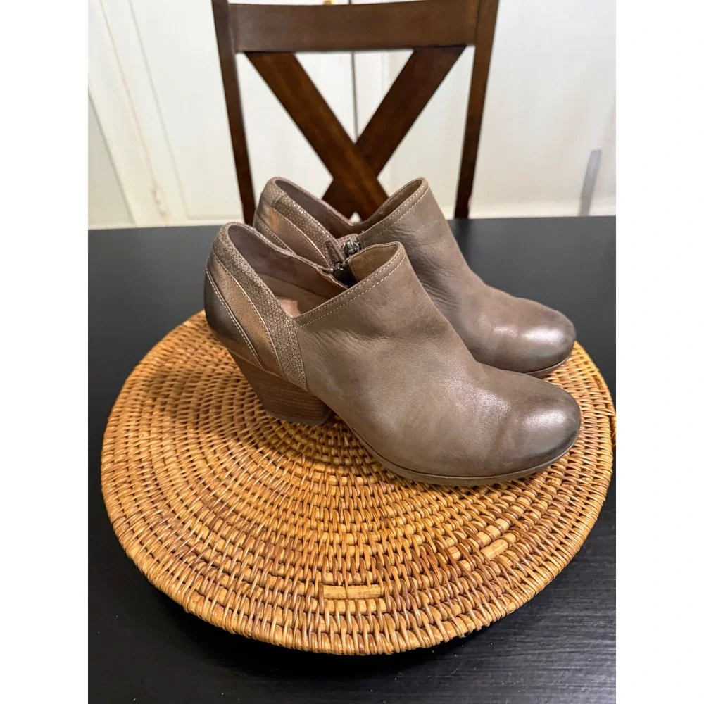 Dansko Women Taupe Leather Metallic Bronze Zip Ankle Bootie Shootie 41 3511